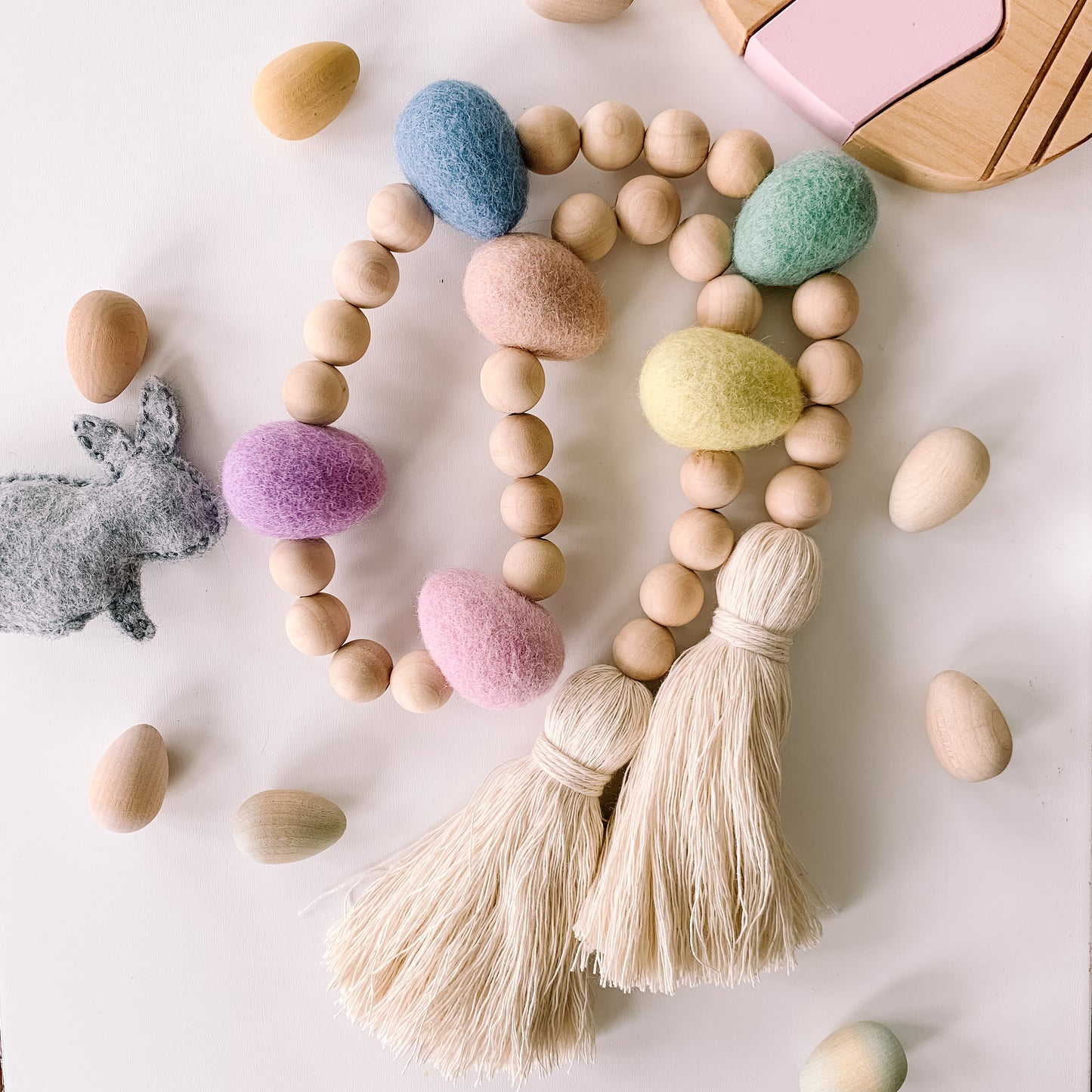 Pastel Eggs Garland
